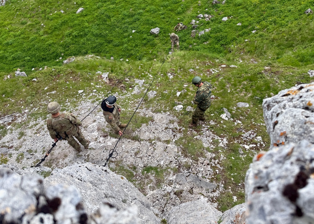 Vermont National Guard Soldiers train on Mt. Olympus