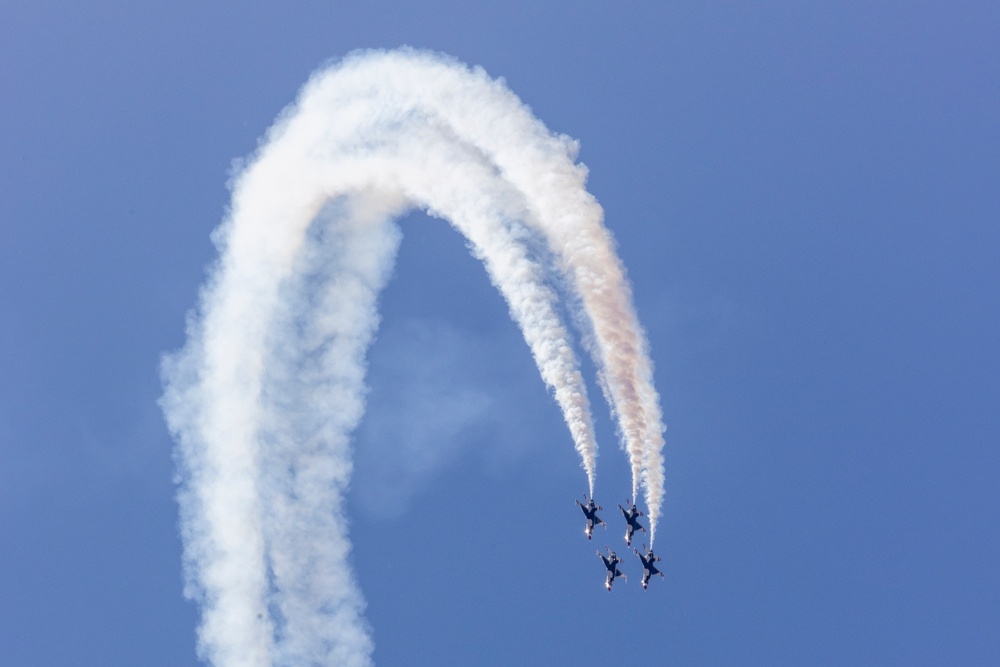 USAF Thunderbirds arrive at Beale AFB for Beale Air &amp; Space Expo 2025