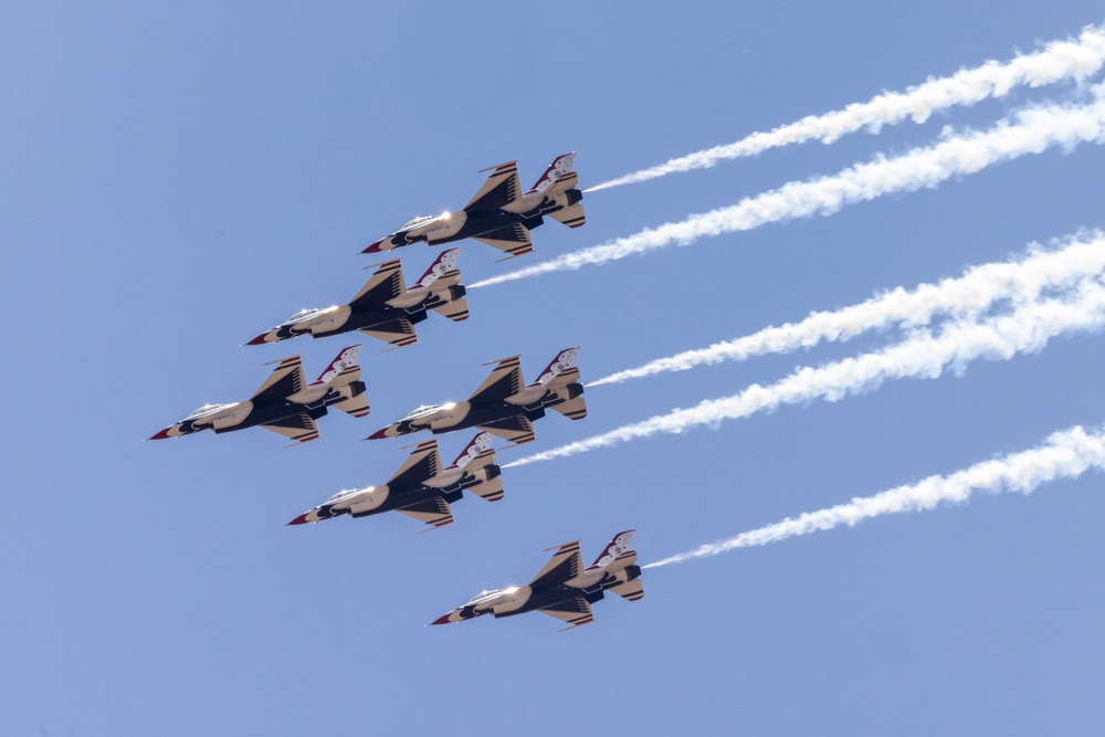 USAF Thunderbirds arrive at Beale AFB for Beale Air &amp; Space Expo 2025