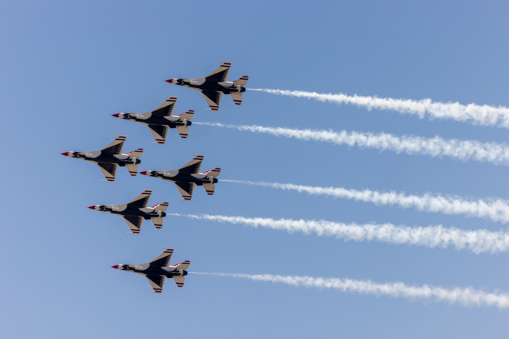 USAF Thunderbirds arrive at Beale AFB for Beale Air &amp; Space Expo 2025