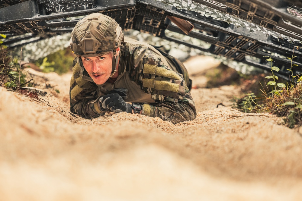 EOD Technicians Compete in Coconut Crab Competition