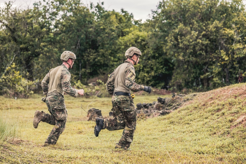 EOD Technicians Compete in Coconut Crab Competition