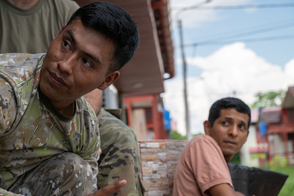 U.S. Air Force and Royal Canadian Air Force medical teams participate in a knowledge exchange with the Peruvian military on Tactical Combat Casualty Care.
