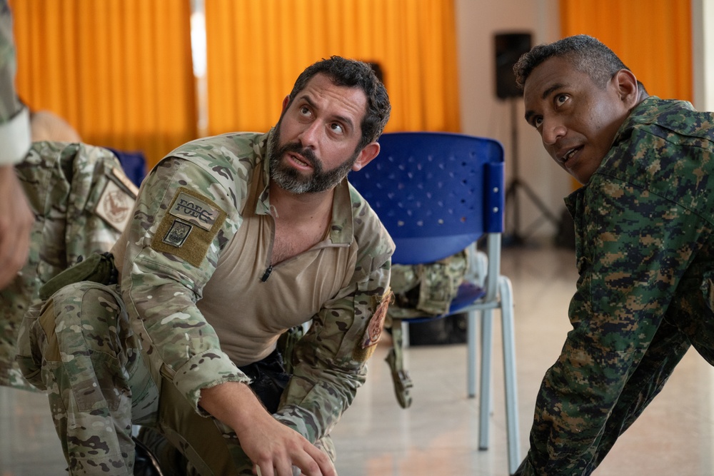 U.S. Air Force and Royal Canadian Air Force medical teams participate in a knowledge exchange with the Peruvian military on Tactical Combat Casualty Care.