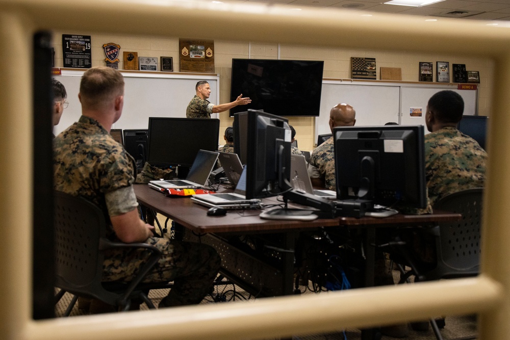 SMMC Ruiz visits II MEF