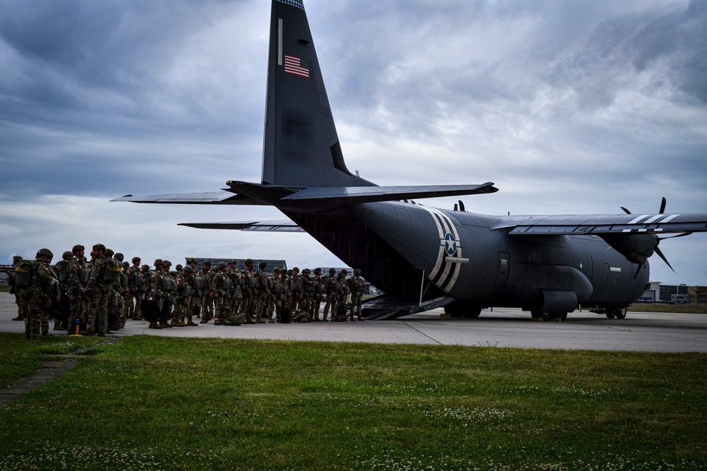 SOCEUR conducts airborne jump over Mont-Saint-Michel