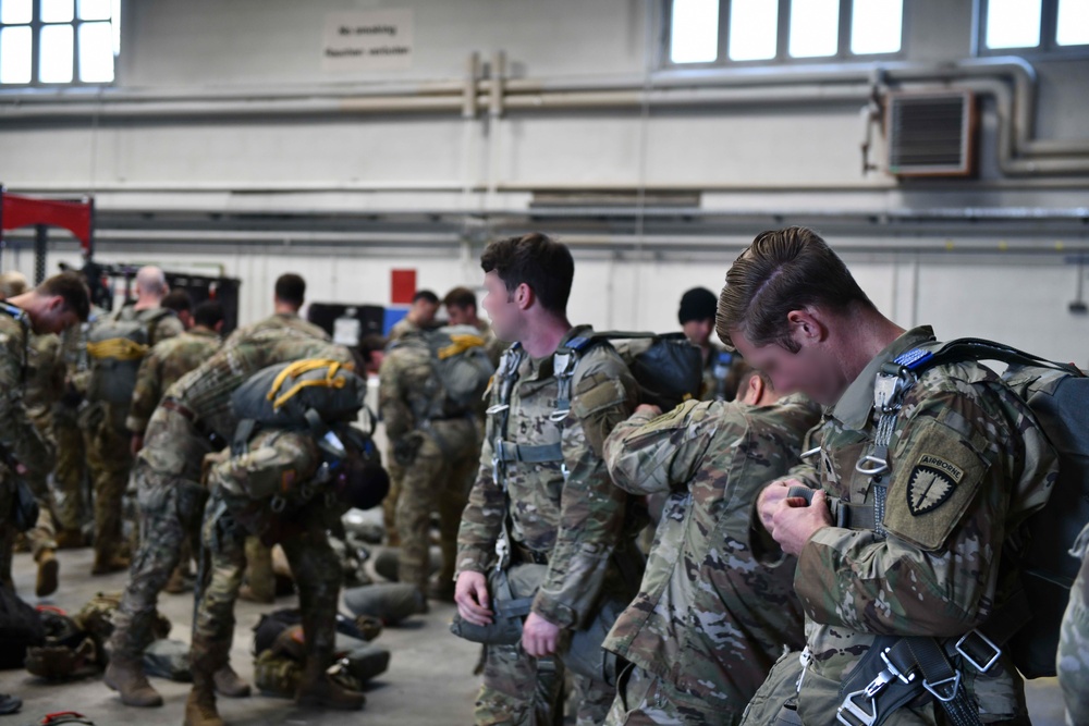 SOCEUR conducts airborne jump over Mont-Saint-Michel