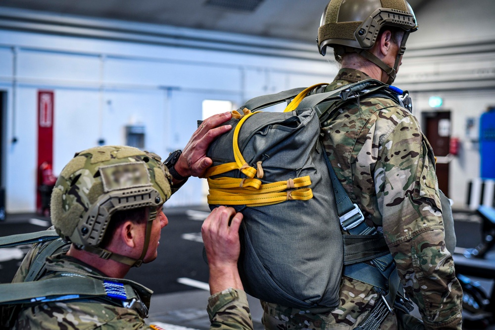 SOCEUR conducts airborne jump over Mont-Saint-Michel