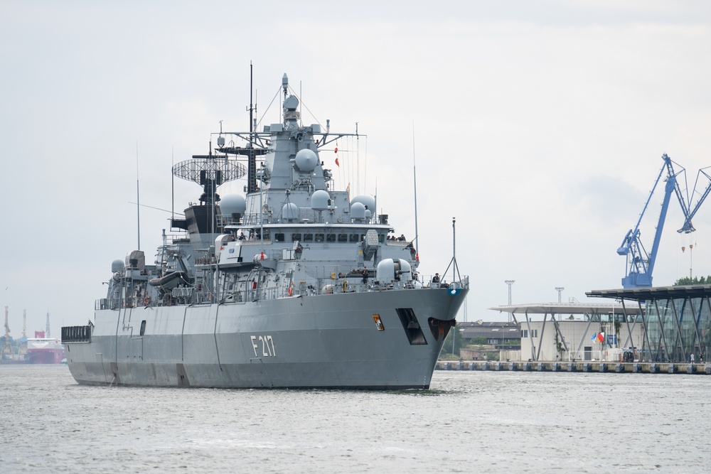 BALTOPS 25 ships depart Rostock, Germany