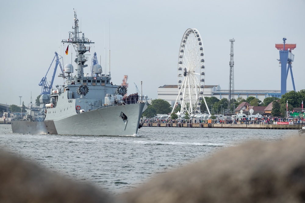 BALTOPS 25 ships depart Rostock, Germany