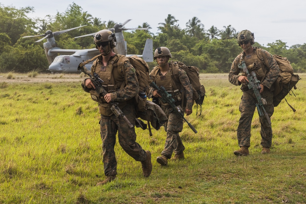 KAMANDAG 9: U.S. Marines with 2nd Bn. 1st Marines, MRF-D 25.3 conduct an air insert