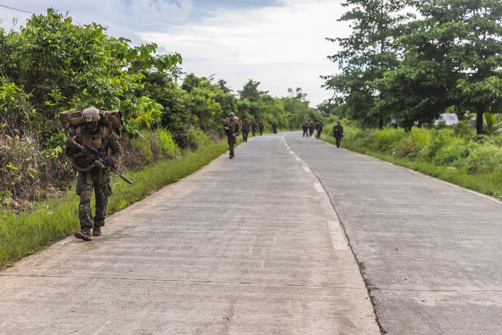 KAMANDAG 9: U.S. Marines with 2nd Bn. 1st Marines, MRF-D 25.3 conduct an air insert