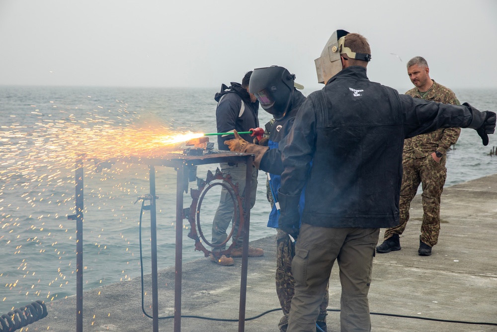 Welding Training With Latvian and U.S. Navy Sailors