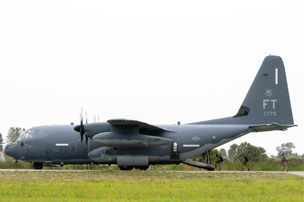 308th Rescue Squadron conducts parachute training