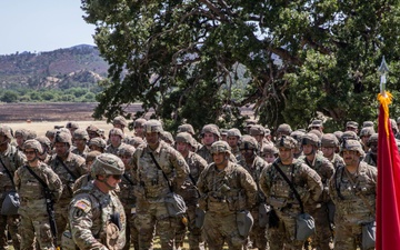 Chief of Army Reserve Re-enlists Soldiers at Mojave Falcon