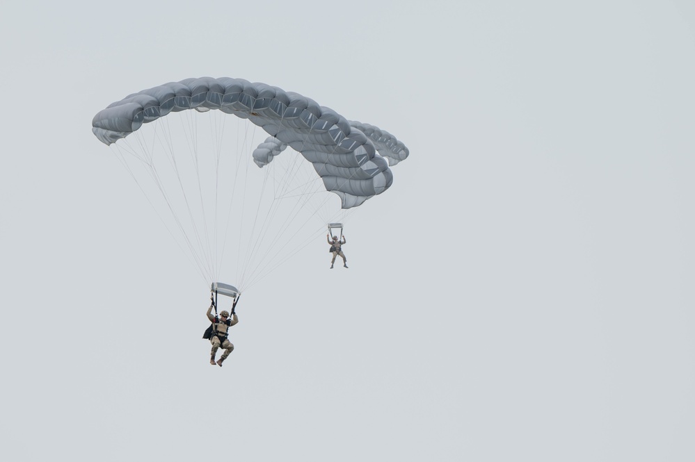 308th Rescue Squadron conducts parachute training