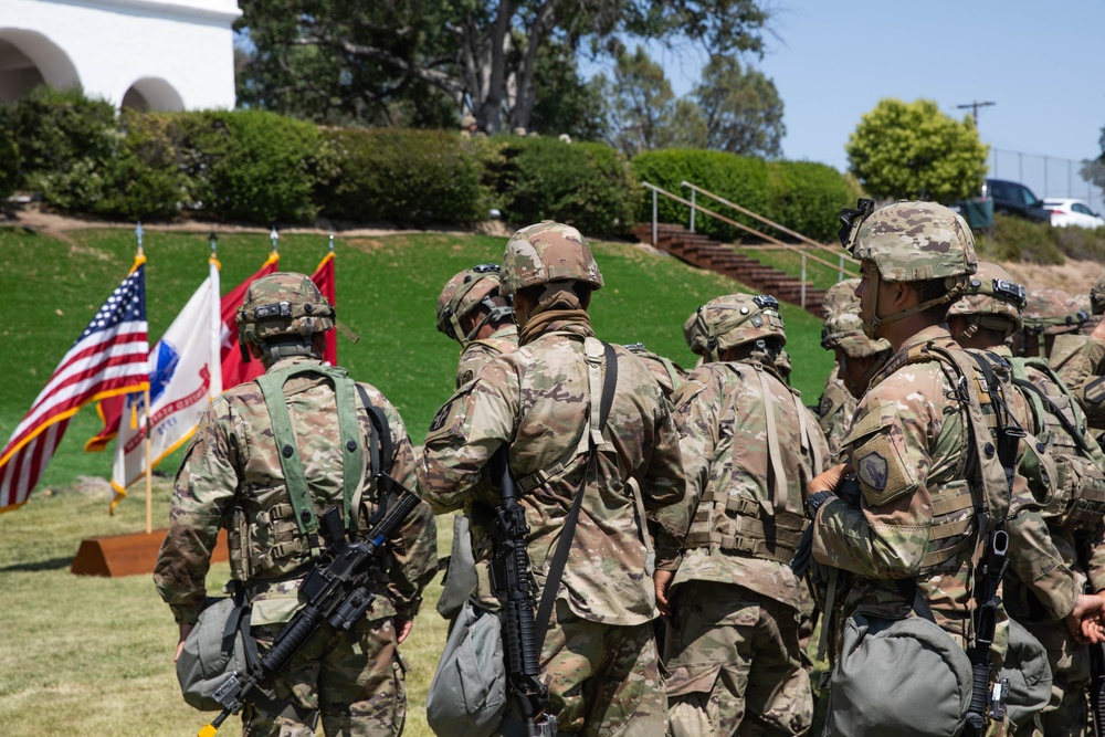Chief of Army Reserve Re-enlists Soldiers at Mojave Falcon