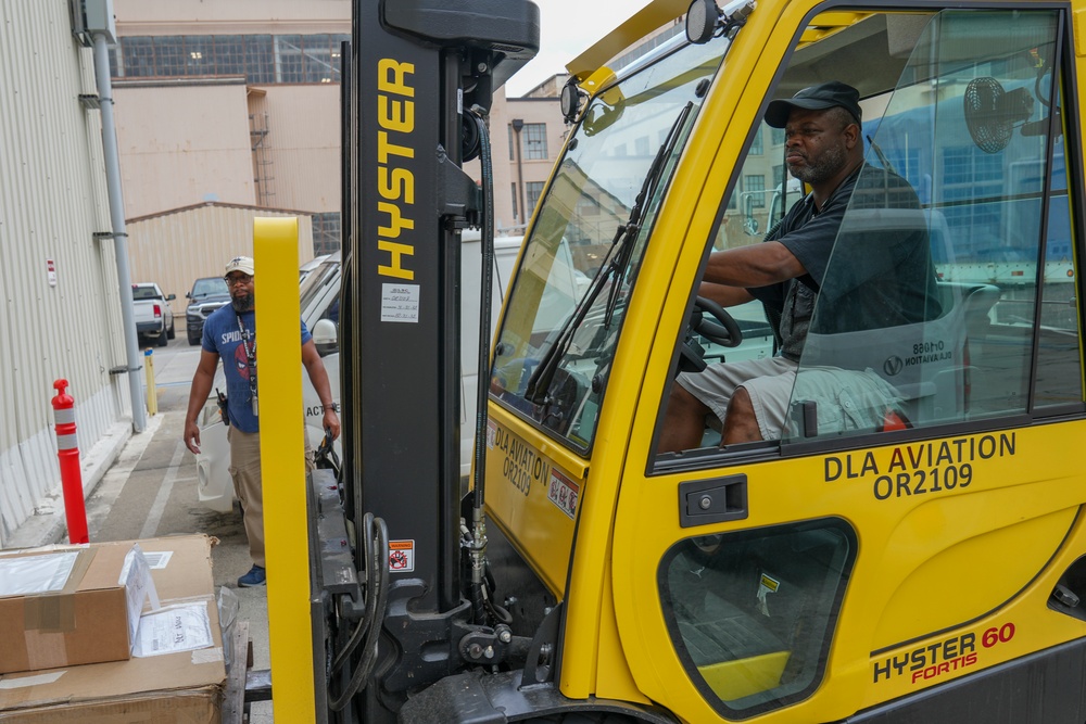 Defense Logistics Agency Aviation material parts offload