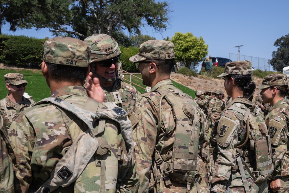 Chief of Army Reserve Re-enlists Soldiers at Mojave Falcon