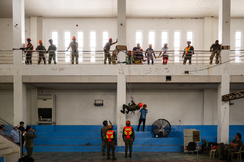 The Hawaii National Guard conducts Urban Rescue training during Pacific Partnership 2025 in Virac, Philippines