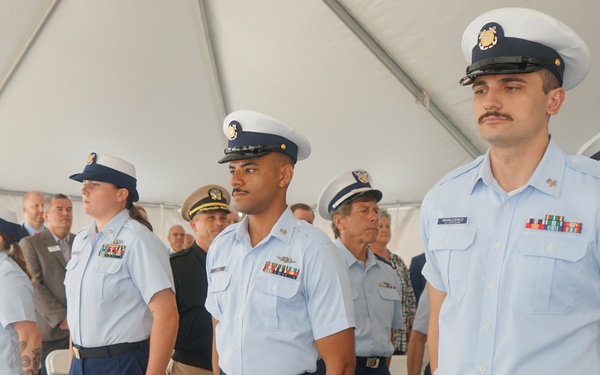Coast Guard Cutter Stone holds change-of-command ceremony