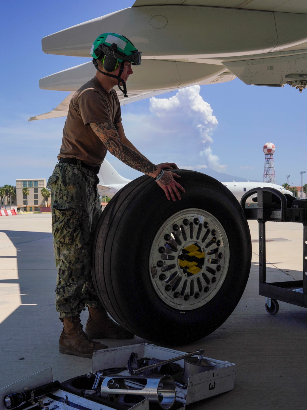 VP-5 OPERATIONS AT NAVAL AIR STATION SIGONELLA