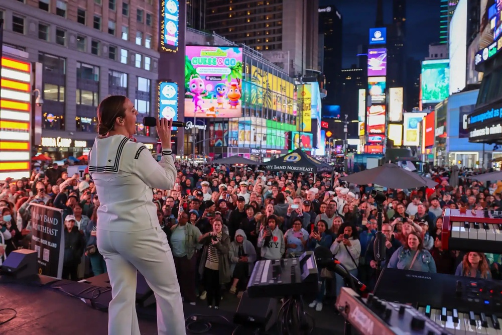 Rhode Island Sound Performs at Times Sqaure