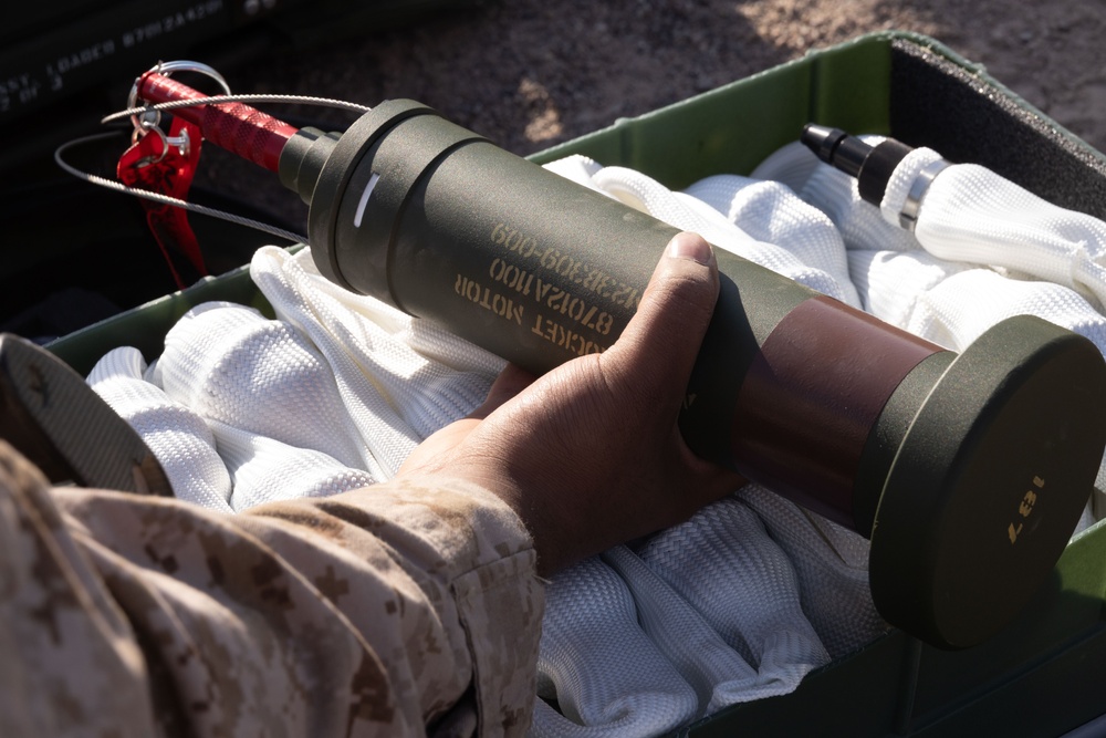 ITX 3-25: Combat Engineers and AAV Crewmembers Employ Explosives on Range 114
