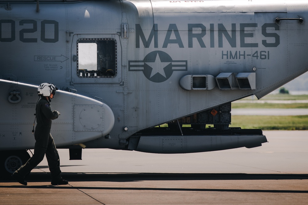 Marines with MCAF conduct helicopter evacuation exercise
