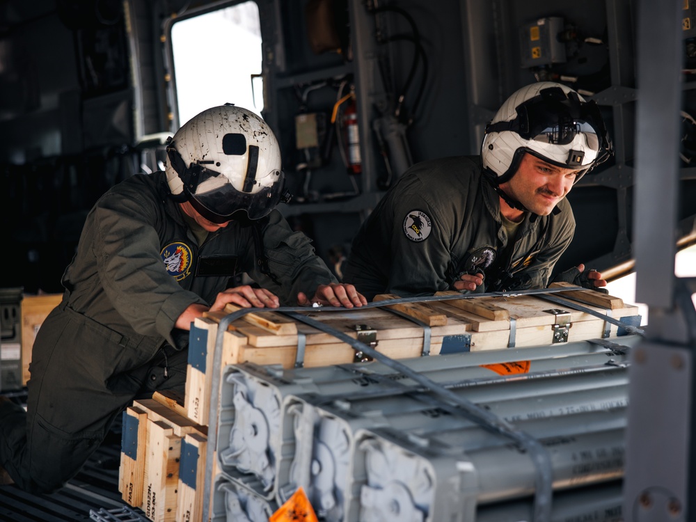 Marines with MCAF conduct helicopter evacuation exercise