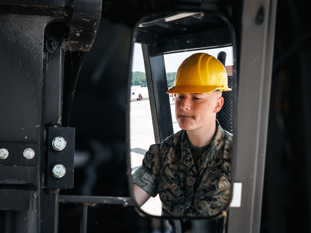 Marines with MCAF conduct helicopter evacuation exercise