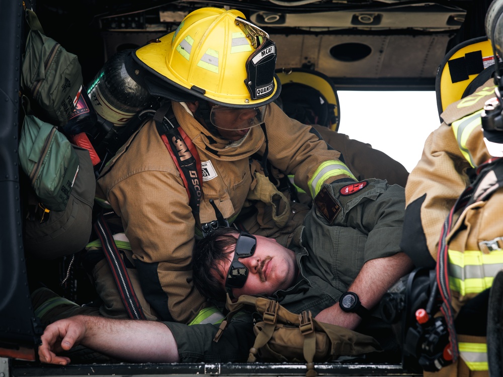 Marines with MCAF conduct helicopter evacuation exercise