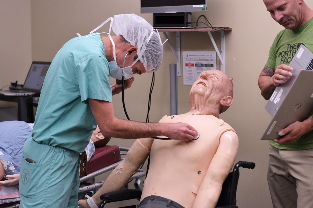 WBAMC Trains Anesthesiologists in MOCA Simulation to Strengthen Military Medical Readiness