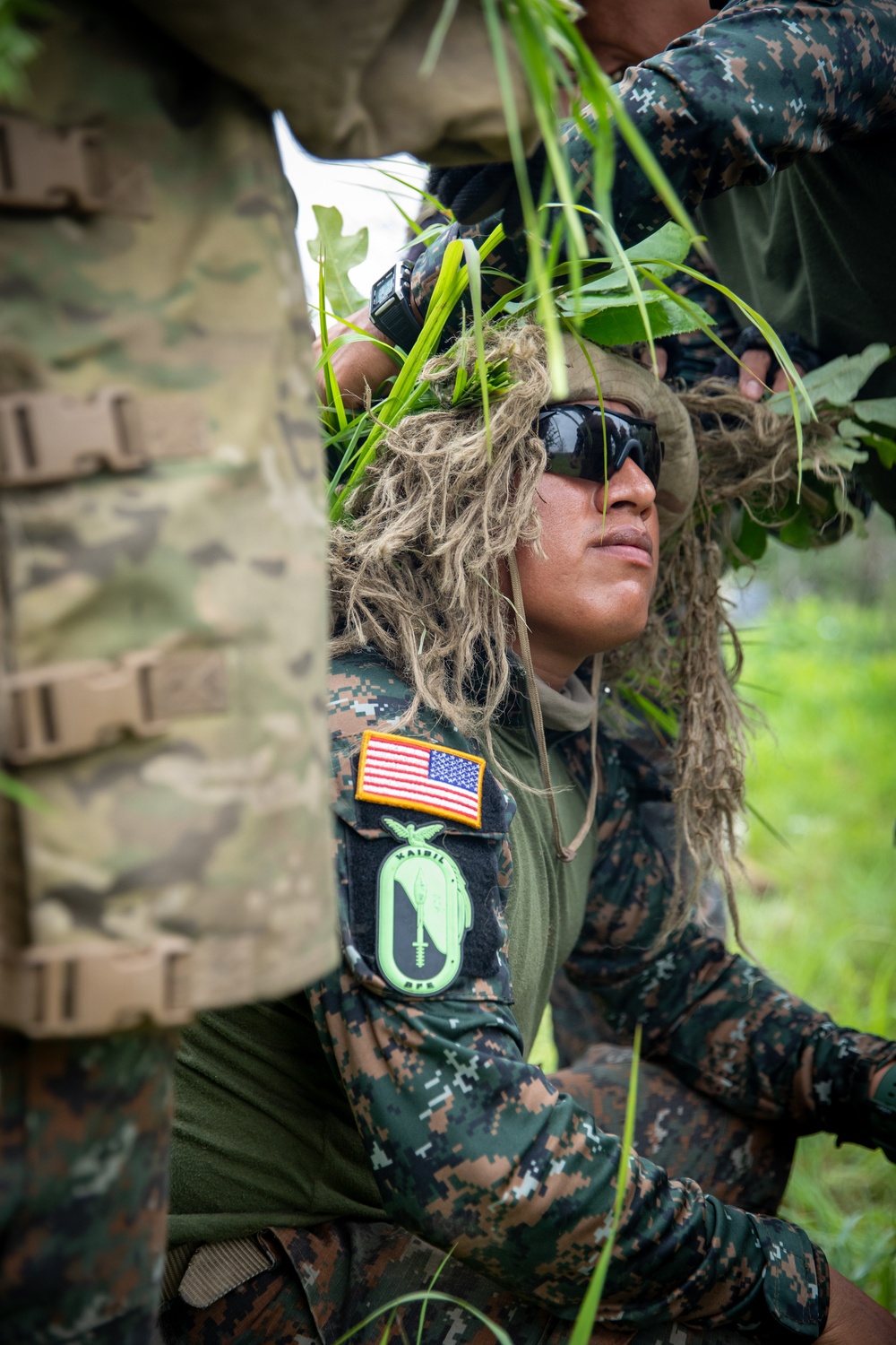 Reconnaissance Soldiers and Guatamalan Armed Forces conduct sniper Training