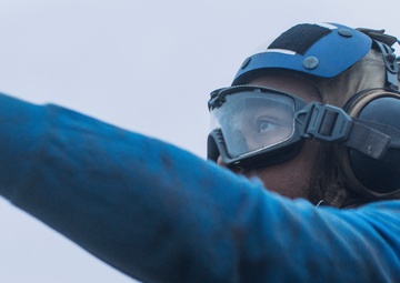 QUART: HMLA-369, HMH-466 Conducts Qualifications Aboard USS Harpers Ferry