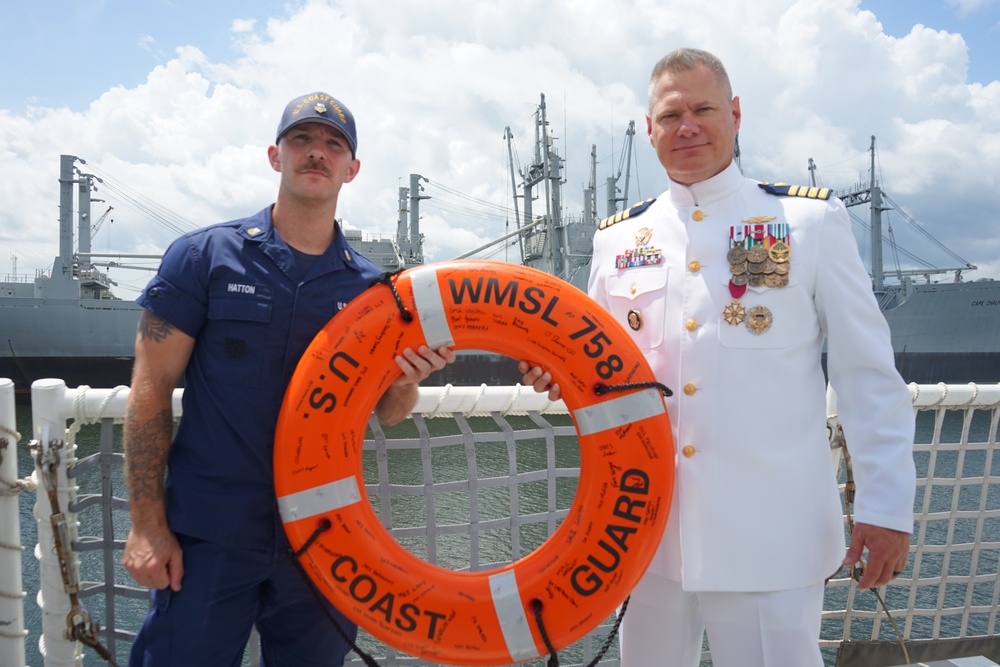 Coast Guard Cutter Stone holds change of command ceremony