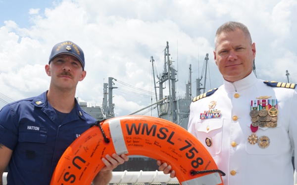 Coast Guard Cutter Stone holds change of command ceremony