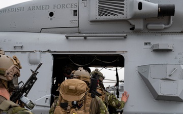 U.S. and Sweden partner for land navigation exercise