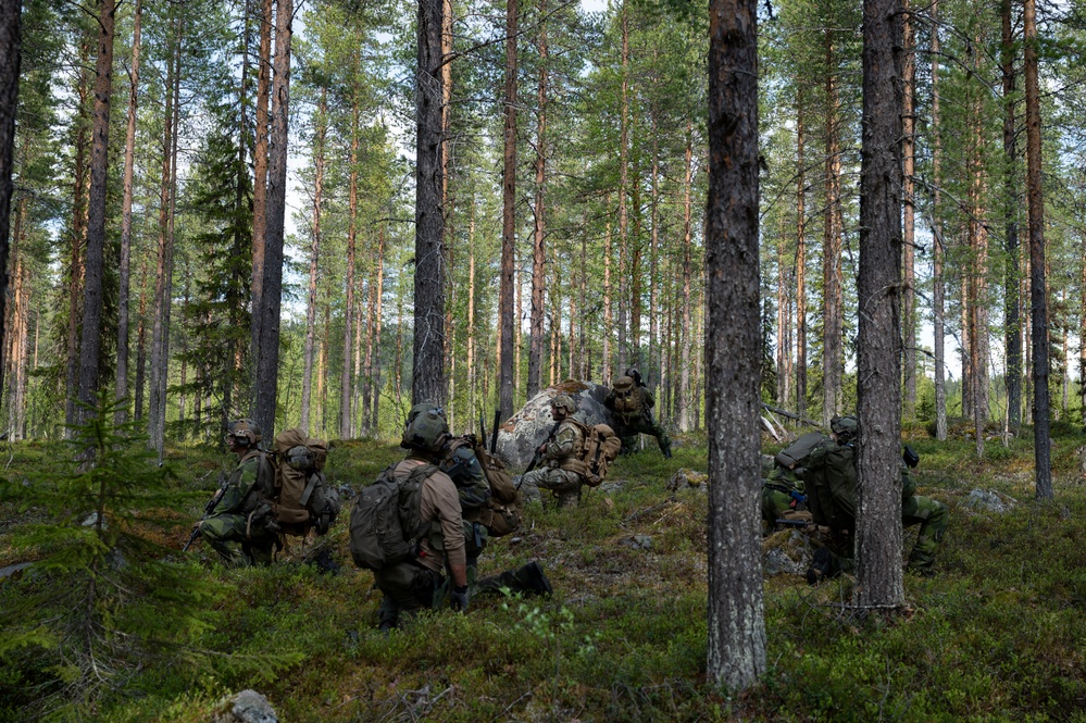 U.S. and Sweden partner for land navigation exercise