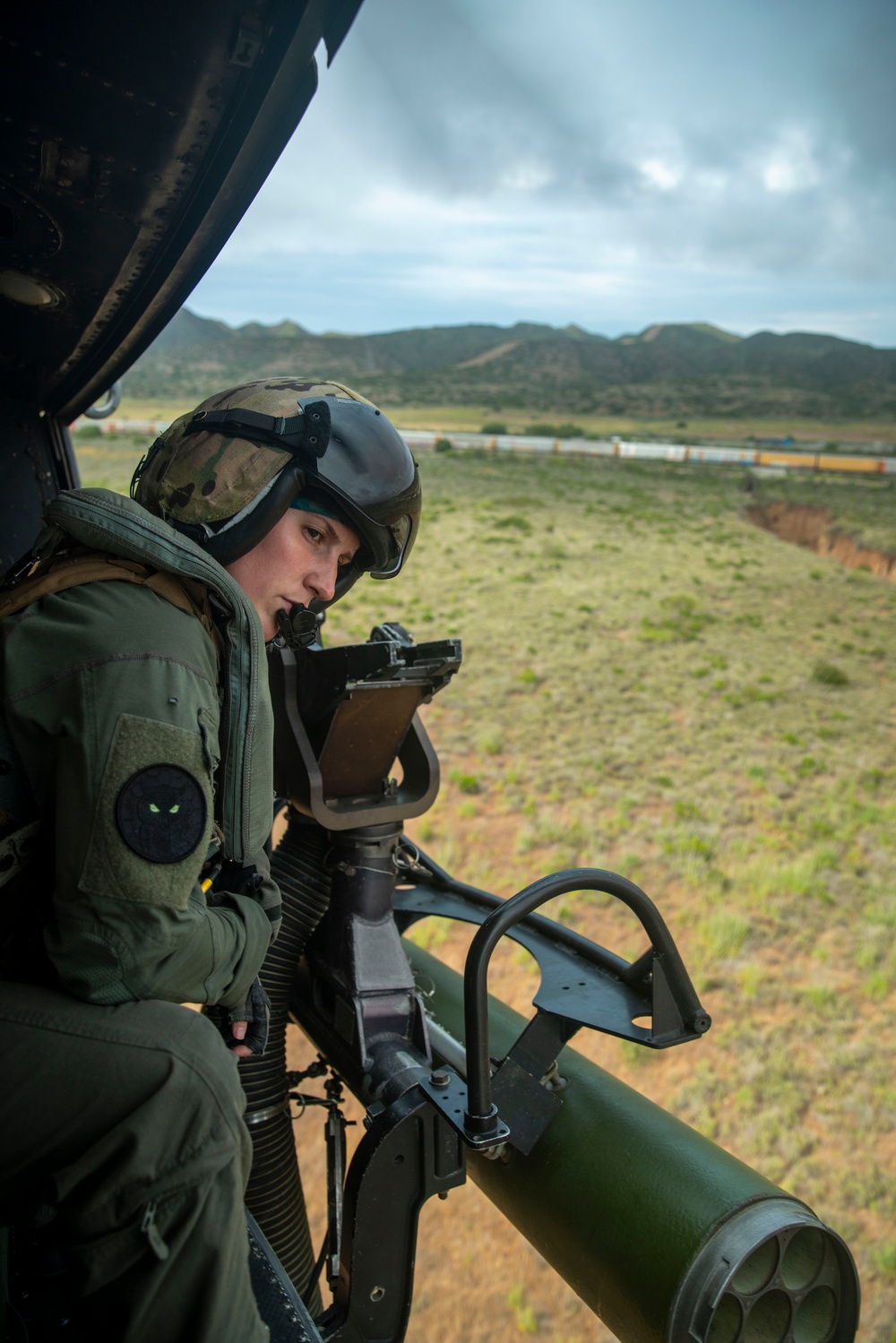 QUART: HMLA-369 Touches Down on USS Harpers Ferry