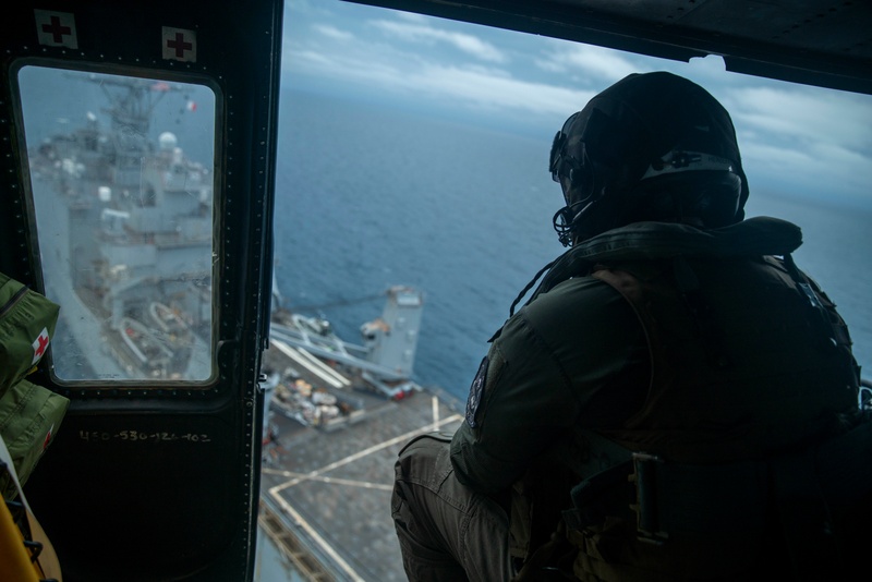 QUART: HMLA-369 Touches Down on USS Harpers Ferry