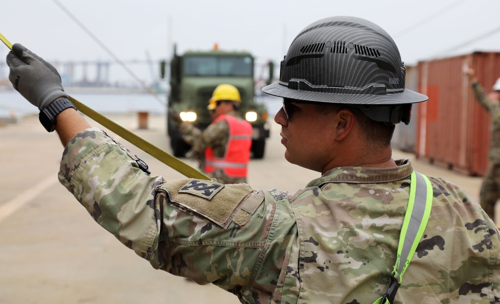 Real-world Training at the Port of Long Beach for Army Reserve Soldiers