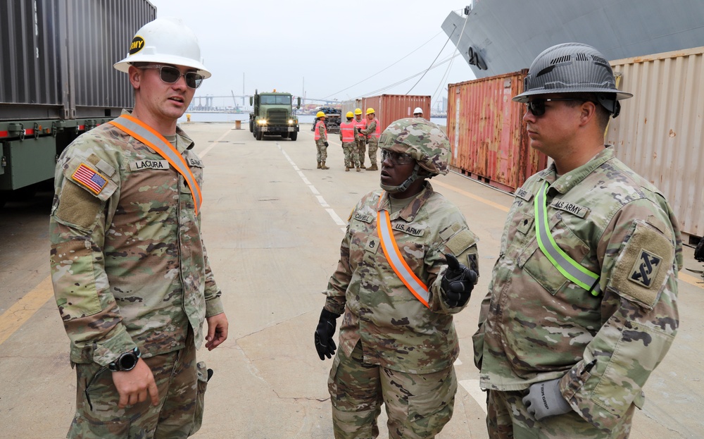 Real-world Training at the Port of Long Beach for Army Reserve Soldiers