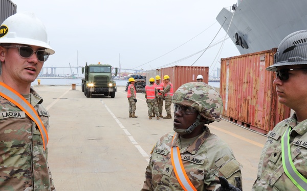 Real-world Training at the Port of Long Beach for Army Reserve Soldiers