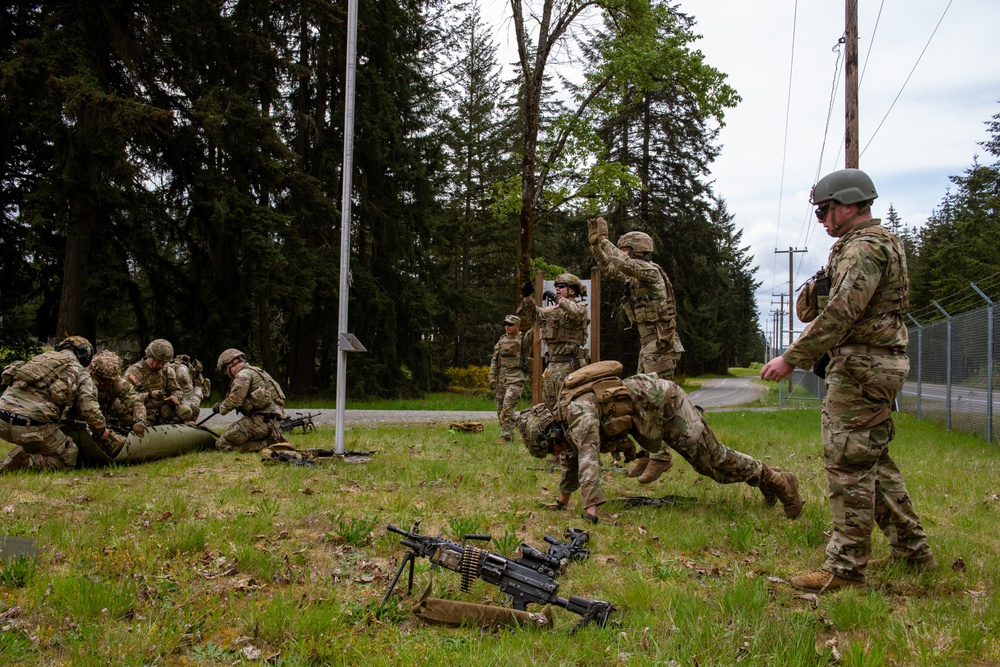 Hunt, Race, Compete: 3-161 hosts first annual Dark Rifle Cup
