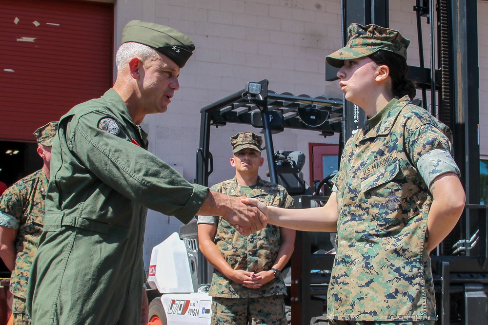 3rd MAW CG recognizes Marines with MALS-16 for excellence