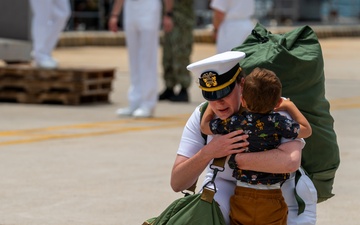USS Gettysburg Returns to Homeport