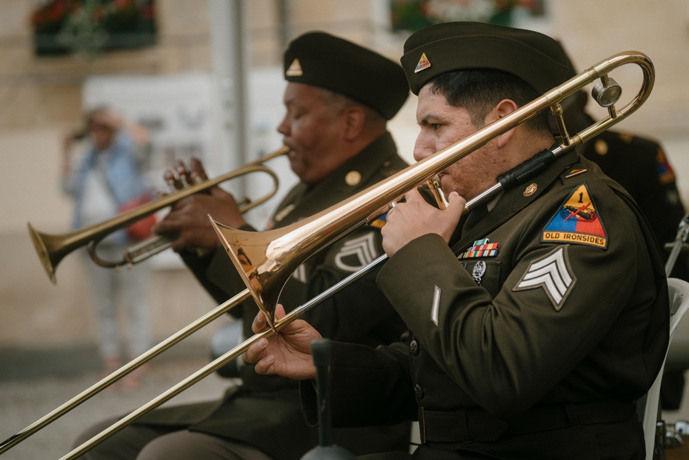 U.S. Soldiers participate in Cérémonie Borne Zéro