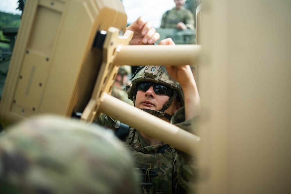 U.S. Army tests new anti-drone tech in Project Flytrap