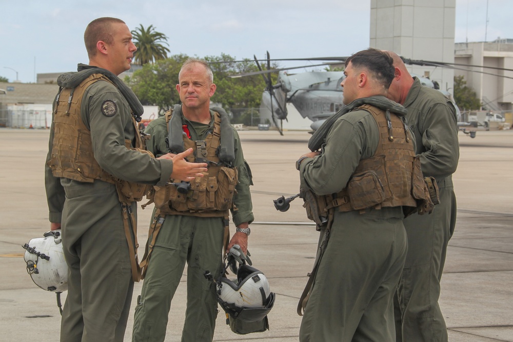 3rd MAW Commanding General flies with Warhorse